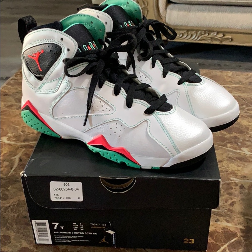 Air Jordan 7 Retro 30th GG 7Y can fit WMNS 8.5